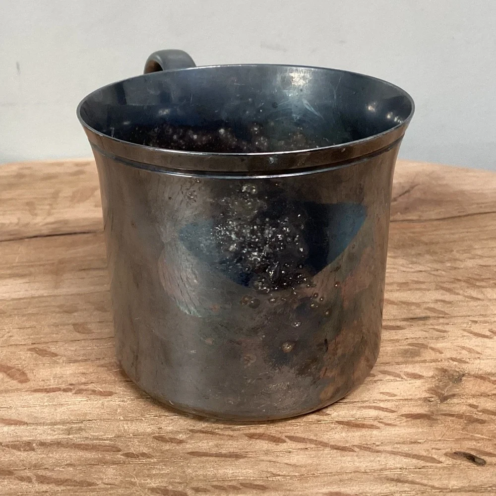 ⚫️ Vintage - Silver Plate Baby’s - Toddlers Cup with Cute Bear Design on base